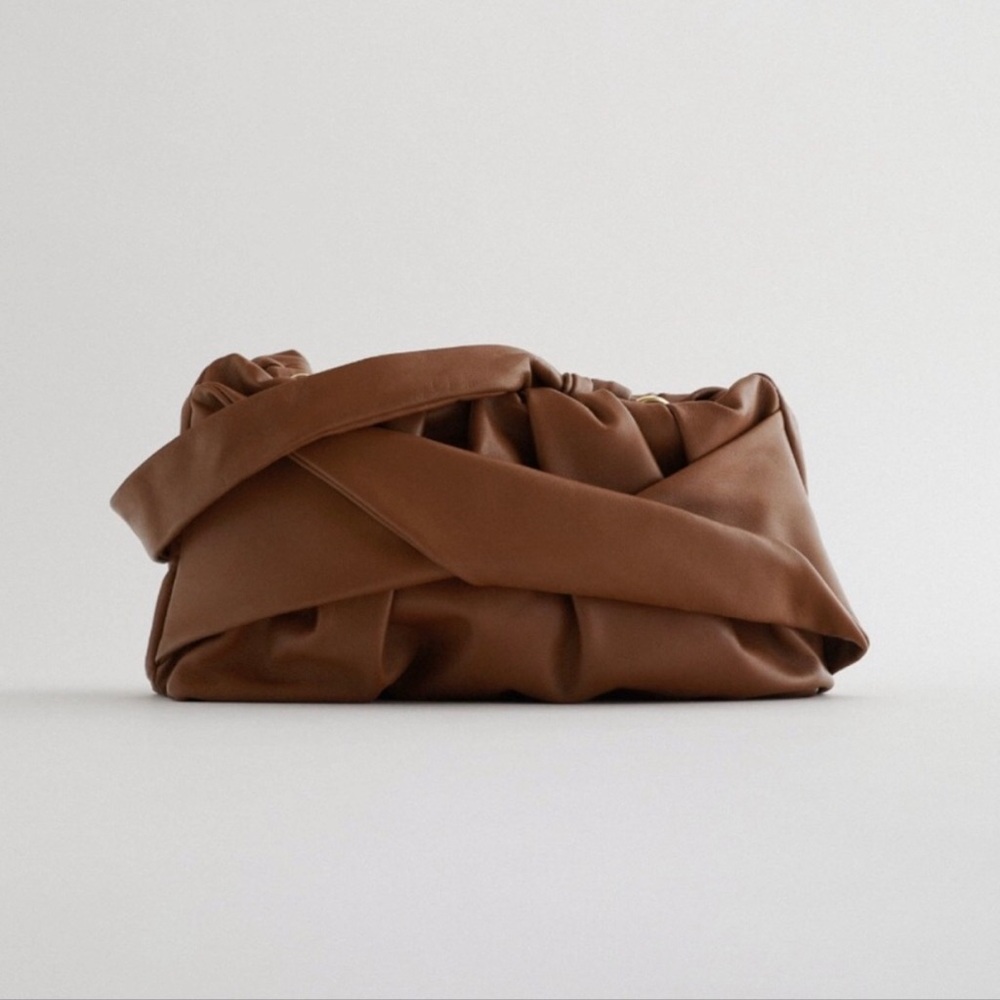 WRAP FRONT LEATHER BAG - Picture 7 of 11
